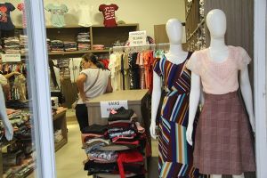 Tendncias na moda evanglica podem ser encontradas no Shopping Popular