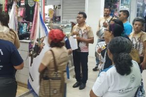 Bandeira de Nossa Senhora de Brotas de Acorizal visita o Shopping Popular