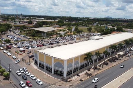 Shopping Popular: lei sancionada pelo prefeito beneficia mais de 600 famlias e tornar Cuiab uma cidade mais sustentvel