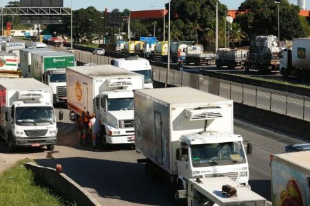 Governo reduz preo do frete em at 5,3%, aps queda do diesel, diz ANTT
