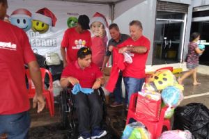 Doa��es atraem boas a��es no Natal da Solidariedade do Shopping Popular