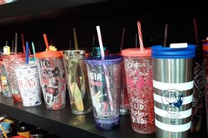 Shopping Popular oferece dicas para inovar o evento corporativo �Amigo Oculto� com as lojas de presentes criativos