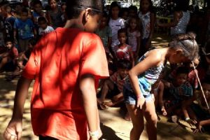 Doa��o, alegria e muitas brincadeiras defini manh� de domingo em Altos do Leverger