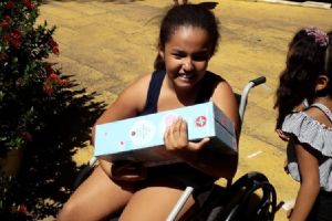 Doa��o, alegria e muitas brincadeiras defini manh� de domingo em Altos do Leverger