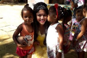 Doa��o, alegria e muitas brincadeiras defini manh� de domingo em Altos do Leverger