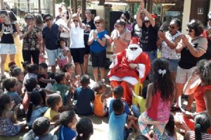 Doa��o, alegria e muitas brincadeiras defini manh� de domingo em Altos do Leverger