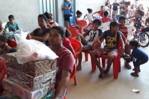 Cartas para os volunt�rios e os amigos das Obras Sociais, o Shopping Popular contribui para a realiza��o dos pedidos