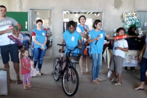 Cartas para os volunt�rios e os amigos das Obras Sociais, o Shopping Popular contribui para a realiza��o dos pedidos