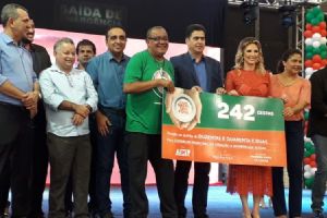 Cerim�nia de entrega de cestas da campanha Natal sem Fome