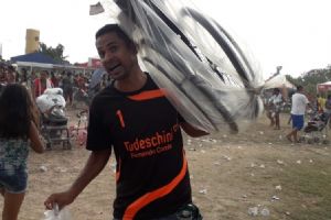 30 toneladas de donativos foram distribu�dos para mais de 600 fam�lias que n�o tinham esperan�a nesse Natal