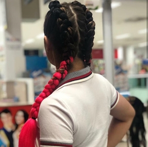 Mechas coloridas e tran�as s�o tend�ncia para o carnaval 2019