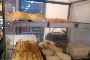 Bistr� do P�o: recheios doces, tipos integrais e o tradicional p�ozinho franc�s s�o de comer rezando