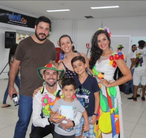 S�bado de alegria no Shopping Popular que recebe o Grupo Flor Ribeirinha