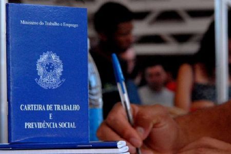 Brasil cria 57.733 vagas de emprego em outubro, aponta Caged
