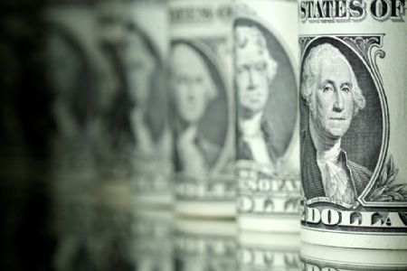 D�lar fecha em alta nesta segunda