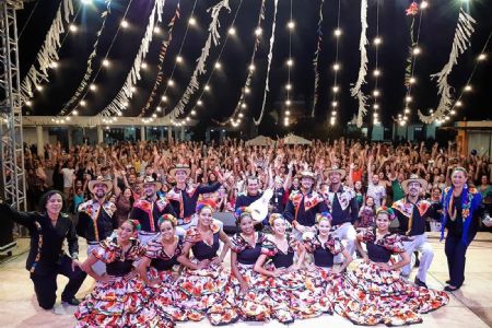 Grupo mato-grossense Flor Ribeirinha embarca para turn� pela R�ssia e Fran�a