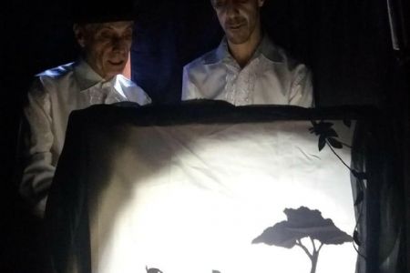 Shopping Popular recebeu uma tarde repleta de hist�rias de terror e a arte do teatro animado