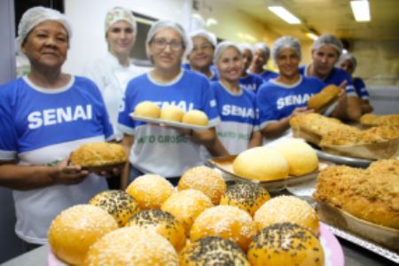 Programa Qualifica 300 prepara nova turma para o mercado de trabalho