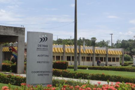 Detran-MT fecha apenas no feriado de Natal e Ano Novo