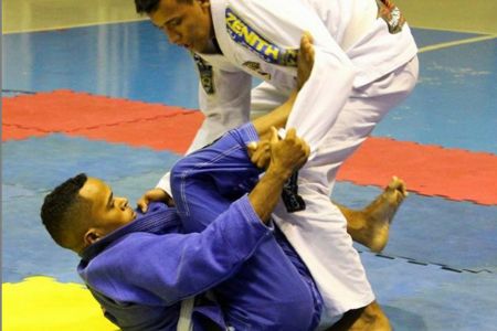 Shopping Popular se solidariza em prol de atletas que ir�o representar Mato Grosso em campeonato mundial de Jiu Jitsu