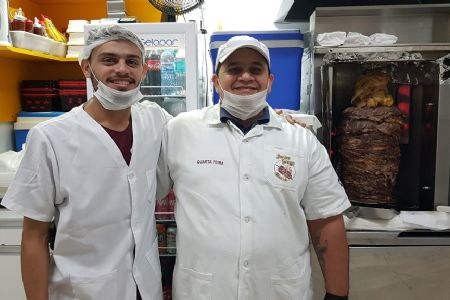 Tal pai, tal filho: comerciantes dividem nome e profiss�o em Cuiab�