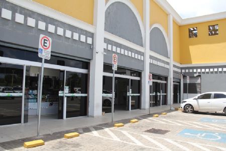 Shopping Popular � exemplo na acessibilidade na regi�o