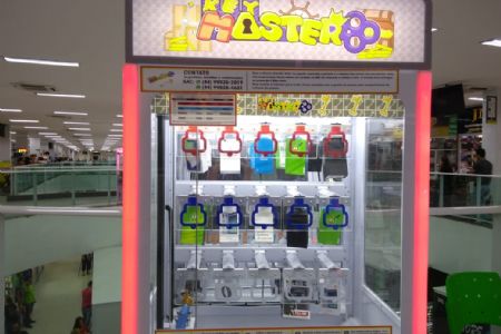 M�quinas de �garra� oferecem smartphones de �ltima gera��o no Shopping Popular