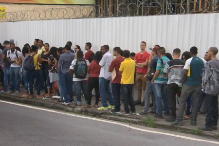 Desemprego cai para 11,9%, mas ainda atinge 12,5 milh�es de pessoas