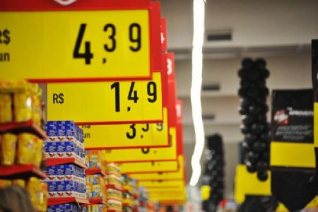 Proje��o de economistas para infla��o cai para 4,23%