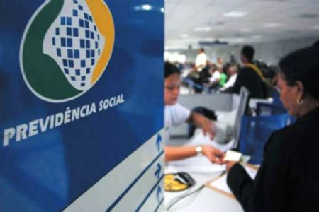 INSS convoca 152.269 pessoas para revis�o de aux�lio-doen�a e aposentadoria