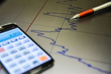 Mercado reduz estimativa de infla��o e crescimento da economia