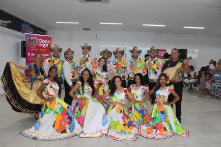 S�bado de alegria no Shopping Popular que recebe o Grupo Flor Ribeirinha