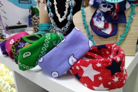 Encontre no Shopping Popular acess�rios femininos para incrementar o look b�sico