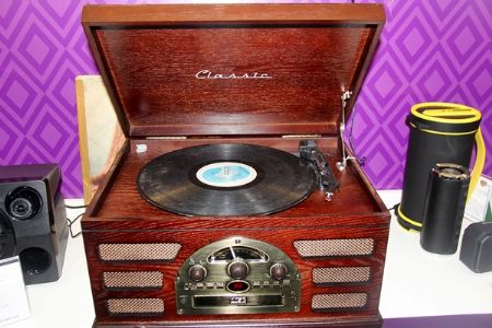 Com novas fun��es, toca-discos s�o tend�ncia entre os f�s de m�sica