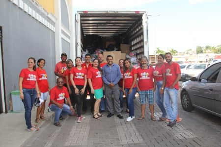 O Shopping Popular arrecadou mais de 150 cestas b�sicas em prol do Natal da Solidariedade