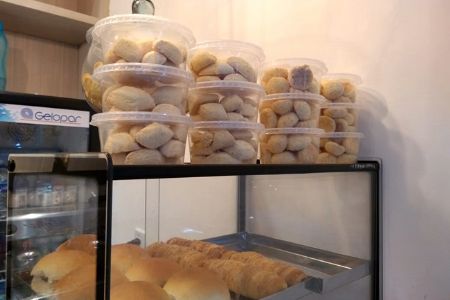 Bistr� do P�o: recheios doces, tipos integrais e o tradicional p�ozinho franc�s s�o de comer rezando