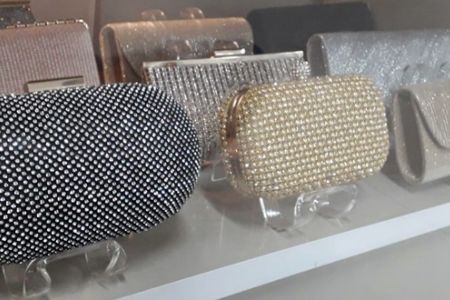 Vai em uma festa? Escolha a bolsa correta para a ocasi�o no Shopping Popular