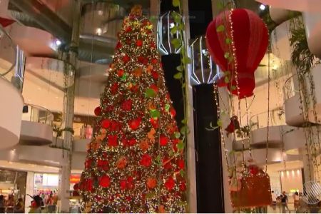 Compras de Natal devem injetar R$ 53,5 bilh�es na economia em 2018, diz SPC